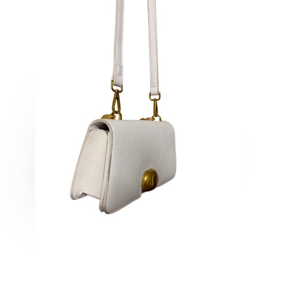 Chic lightweight vegan leather unique small back with removable strap - Picture 2 of 4